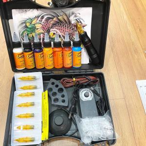 Bộ 1 máy pen xăm hay còn gọi là máy bút xăm hình kèm 7 mực xăm