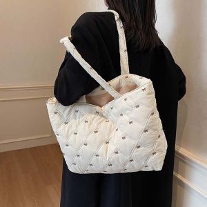 FGJEB หวาน กระเป๋าโท้ตบุนวม หลากหลาย โบว์ปัก กระเป๋าสะพายไหล่แบบฟอง กระเป๋าผ้า แบบเกาหลี กระเป๋าถือลายตารางรูปสี่เหลี่ยม สาวๆ