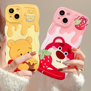 (Lokal Ready) Xinyu Casing hp iPhone 14 iPhone 14 Pro Max iPhone 11 iPhone13 Pro Max 11 Pro Max iPhone 12 XR XS MAX iPhone 6 6S 7 8 Plus SE 2020 Lembut kesing Kartun Winnie the Pooh Strawberry Bear Lotso Silikon Wavy Softcase