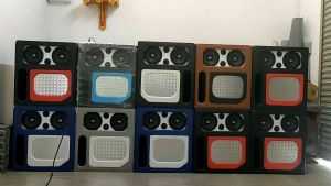 ตู้ลำโพงบลูทูธ ลำโพงบลูทูธ ซับเบส 10นิ้ว กลาง 6.5 นิ้ว คาราโอเกะ สามารถเล่นไฟบ้าน ไฟ 12V ไฟ DC 24โวล