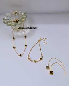 Set Perhiasan Bunga Cloverr Kalung Gelang Serut Anting Dan Cincin/Set Pehiasan Bunga Hitam Anti Karat