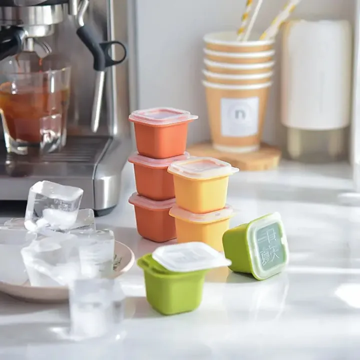 Cetakan%20Es%20Batu%20Bentuk%20Kotak%20Kecil%20Dengan%20Tutup%20Food%20Grade%20Mini%20Ice%20Cube%20Mold%20Single%20Square%20Alat%20Pencetak%20Jelly%20Pudding%20Cokelat%20Anti%20Pecah%20-%20HOMIA%20-%20Image%204