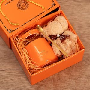 Gift box packaging ceramic mug coffee cup handheld tea cup with handle spoon fashion gift cup
