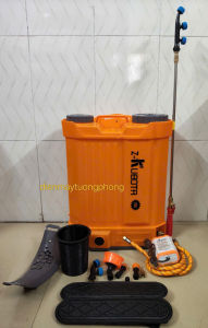 Bình phun thuốc trừ sâu Z-Kubota 20L mô tơ 2 bơm ắc qui 12V16Ah