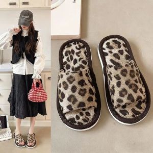 [Free Shipping] Cartoon Cat Slippers Casual Spring/Summer Home Shoes Flat Non-Slip Soft Sole Open-Toe Linen Slippers