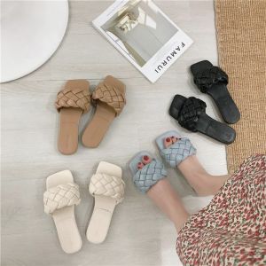 New Ins Fashion Womens Flat Slippers Woven Pattern Home Outdoor Shopping Holiday Lady Sandals Simple Lazy Slides Flip Flops