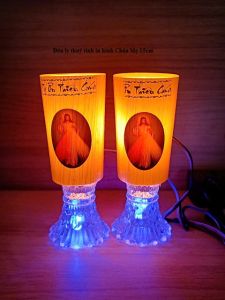 Đèn ly thuỷ tinh in hình Chúa Đức Mẹ màu vàng cao 15cm 16cm 18cm trang trí bàn thờ Thiên Chúa