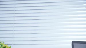 ปลอกเคสสำหรับ Samsung Galaxy Z Flip7 Z Flip 7 ZFlip7 ZFlip 7 ฝาหลัง PC โปร่งใสสูง แผ่นหลังแบบหมุนได้ เคสศัพท์ วงกลมเลนส์โลหะ เปลือกและฟิล์มรวมกัน ปลอกกันกระแทกระดับสูง