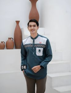 Koko Pria Lengan Panjang Kombinasi Batik Motif Batako Putih