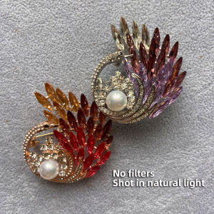 Bộ đồ cổ điển Ghim cài áo hình thiên nga ba chiều với kim cương & pha lê trang trí cổ áo màu gradient Phụ kiện thanh lịch