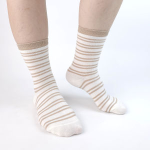 Kaos Kaki Wanita Panjang Strip Garis Katun