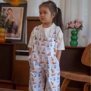 T!NY Kidswear - Dog Walking Club Overall เอี๊ยมลาย Dog Walking Club สำหรับเด็ก ดีไซน์น่ารัก ลายสุนัข ใส่สบาย