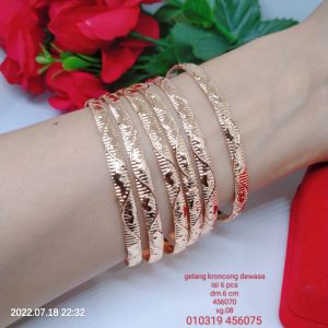 Gelang Tangan Kroncong Wanita Titanium Xuping Perhiasan Aksesoris Lapis Emas Tahan Lama Anti Karat