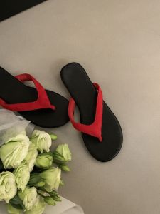 [Free Shipping] Minimalist Flip-Flop Beach Vacation Sandals 2025 Summer Versatile Color-Blocked Flat Flip-Flops For Women To Wear Outside