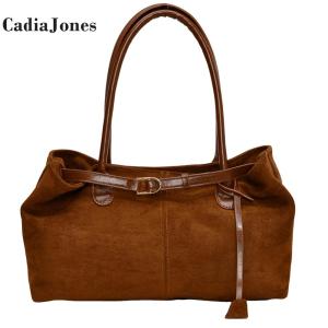 Fashion Women Tote Bag Made of High-Quality PU Leather with Hasp Closure for Casual Outings and Shopping in Bright Red