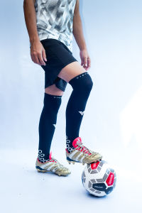 ถุงเท้ากันลื่นยาวพิเศษ Victory Extra Long Hexagon Socks ถุงเท้ากันลื่นยาวพิเศษ ยาวเลยเข่า หนานุ่ม ไม่ย้วย ขาดยาก ปุ่มกันลื่นช่วยลดการเจ็บฝ่าเท้า