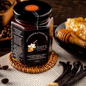 วานิลาธรรมชาติแท้บ่มหมักในน้ำผึ้งแท้ ขนาด100g มีอ.ย.&OTOP เคล็ดลับที่แม่ครังชาววังไม่เคยบอก !มี อ.ย….Sam’s Vanilla Infused Pure Honey บรนจุขวด ขนาเดบรรจุ 100 กรัม ( ์NATURAL VANILLA INFUSED PURE HONEY 100%)