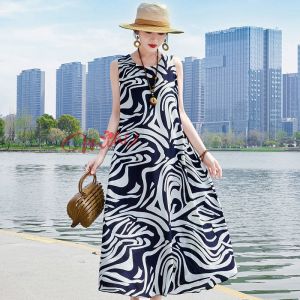 Váy lanh trung niên nữ đẹp V18b Mihi - Đầm suông thời trang mùa hè qua gối giá rẻ Bigsize váy lanh sát nách trung niên