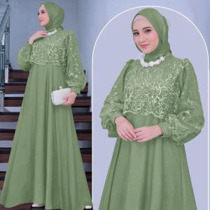 Gamis Brokat Elegan dengan Kancing Kombinasi dan Motif Tile - Pakaian Muslim Casual Panjang