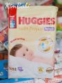 Miếng lót sơ sinh Huggies NB2 60 miếng mẫu mới (4-7kg). 