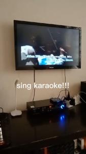 [Local]Karaoke Set System Home Full Set KTV 8inch Subwoofer With 2 Wireless Microphone Power Amplifier Speaker Stereo Upgraded Optical/Coaxial USB/Bluetooth Family Singing Home Theater System Support Smart TV Box Popsical DVD DJ Meeting/Shop