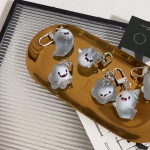 Set of 6 Fashionable Night Light Specter Keychain Phantoms Shaped Backpack Charm Pendant Halloween Themed Accessory