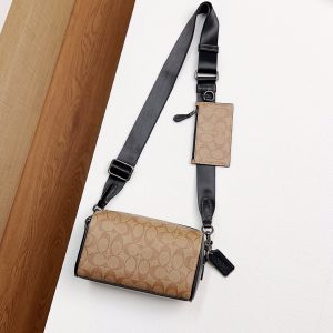 กระเป๋าสะพายเดี่ยวสำหรับผู้ชาย รุ่น AXEL Classic Logo รุ่น CJ674 ขนาด: 21 * 11 * 10 ซม