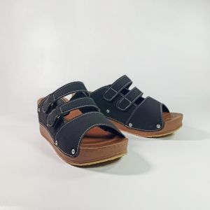 Sandal wanita terbaru 2024 - sandal lebaran idul fitri - sandal wanita warna hitam - wedges sandal
