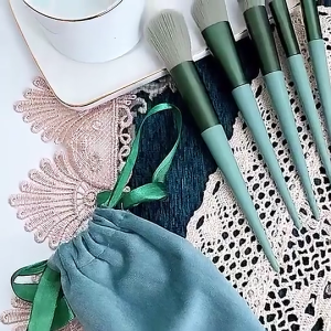 13pcs Professional Makeup Brushes Make Up Brushes Kit with Bag Blush Concealer Synthetic Foundation Brushes Blending