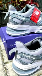 DIC 50%SEPATU NEW BOS GLADIATOR SEPATU PRIA WANITA TERBARU