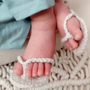Solid Color Newborn Photography Props Mini Crocheted Babies Slippers Photo Hundred Days Infant Accessories