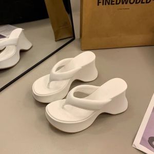 Free Shipping Elegant Non-Slip Thick-Soled Wedge Flip-Flops For Women Summer Outdoor Wear 2026 New Height-Increasing Sandals