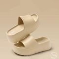 New hot selling simple fashion thick bottom high quality slippers non-slip comfortable classic summer women's shoes. 