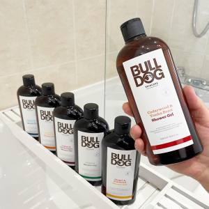 Sữa tắm cho nam Bulldog Skincare Shower Gel 500ml hương thơm từ thiên nhiên nhẹ nhàng làm sạch sâu cơ thể