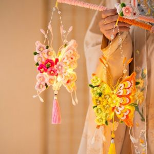 VALER Handmade Twisted Stick Butterfly Lantern DIY Material Kit with Light Chinese Traditional Lantern Creative Glowing Handle Lantern Mid-Autumn Festival