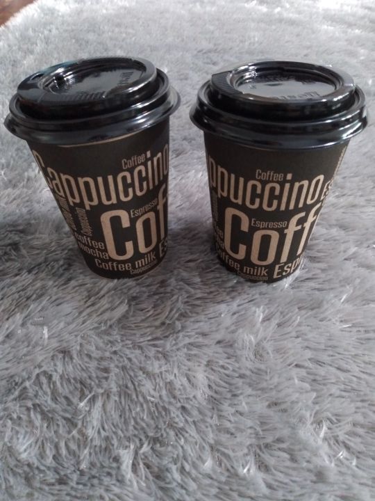 P2%20JOLIE/ISI%2050PCS/Paper%20Cup%20Kraf/%20Gelas%20Kopi%20Tahan%20Panas%20/Nesto%208%20oz/Kraft%20Coklat%20Motif%20Random/(gelas%20+%20tutup)%20atau%20(gelas%20saja)%20-%20Image%208