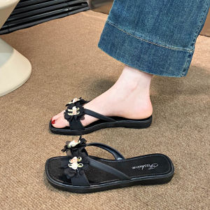Free Shipping New Two-Flower Design WomenS Sandals Fashionable And Non-Slip Perfect For Summer Wear Versatile Flat-Soled Beach Sandals Trendy Ins Style