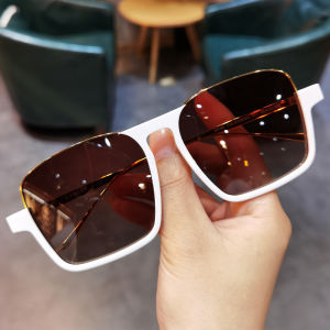 C&H เฟรมขนาดใหญ่ใหม่แว่นกันแดดกันรังสียูวีแผ่นย้อนยุคแนวแฟชั่นสำหรับทั้งหญิงและชายแว่นตากันแดดบางเบาหน้าใหญ่