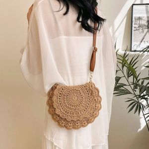 CRNGW ย้อนยุค กระเป๋าผ้าฝ้ายทอ แบบเจาะรู ขอบดอกไม้ กระเป๋าสะพายข้างแบบมีสาย กระเป๋าสะพายไหล่ ความจุขนาดใหญ่ กระเป๋าพลิกชายหาดฤดูร้อน ผู้หญิง