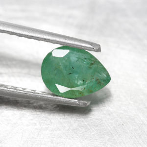 1.10 ct พลอยแท้ มรกต สีเขียว แซมเบีย ทรงหยดน้ำ