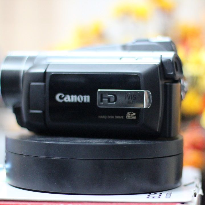 Canon デジタルビデオカメラ iVIS HG21 ほぼ新品 4949 Canon デジタルビデオカメラ iVIS HG21 ほぼ新品 4949 最高