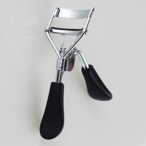 Lash curling clip that lasts for a long time naturally does not damage eyelashes. Professional eyelash forceps for beauty and makeup tools