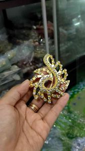 Aksesoris Sanggul: Menambahkan Sentuhan Elegan pada Gaya Rambut