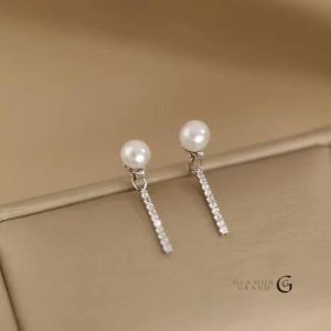 FRINGED PEARL ทำด้วยเงินแท้  ต่างหูผู้หญิง เครื่องประดับ ต่างหูระย้า ประดับไข่มุก และพู่ยาว สําหรับผู้หญิง