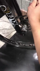 อะแดปเตอร์หัวฉีดแก๊สปั๊มอากาศเติมยางรถ CO2เครื่องสูบยาง CO2หัวที่สูบลมสำหรับจักรยานเสือหมอบและเสือภูเขา