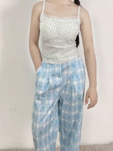 เสื้อสายเดี่ยวสวยหวานโทนอ่อน แมทช์กางเกงลายตารางสุดเก๋ ได้ลุคสดใสน่ารักแบบแฟชั่นเกาหลี