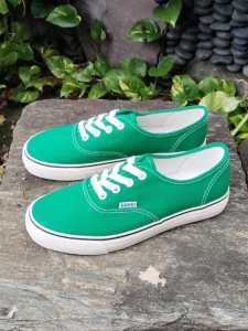 KOREAN LOW TOP CANVAS SHOES