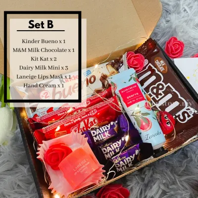 Gift Box Chocolate Gift Box Birthday Gift box Anniversary Graduation Sorry Valentines Congratulations Thank you gift box Coklat box Chocolate gift Christmas Hari Raya