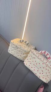 กระเป๋าแต่งหน้าสไตล์อินเทอร์เน็ตเซเลบริตี้ กระเป๋าจัดเก็บกลางแจ้งขนาดใหญ่ — สำหรับสตูดิโอช่างแต่งหน้าอินฟลูเอนเซอร์โดยเฉพาะ