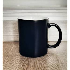 custome gelas bunglon (mug magic) akan berubah ketika kena air panas